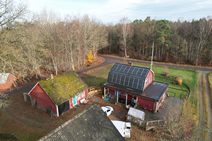 Solceller på en gård i Småland