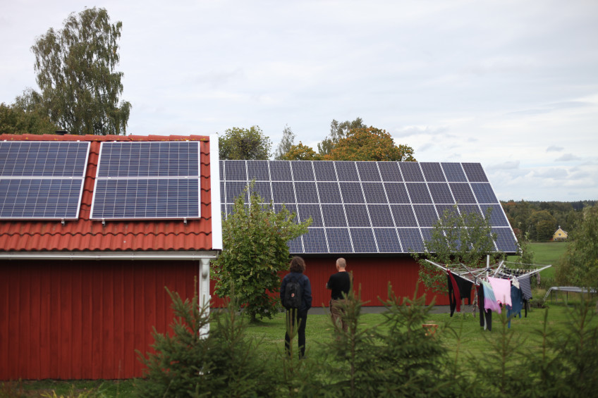 Två välfyllda solcellstak i Habo kommun